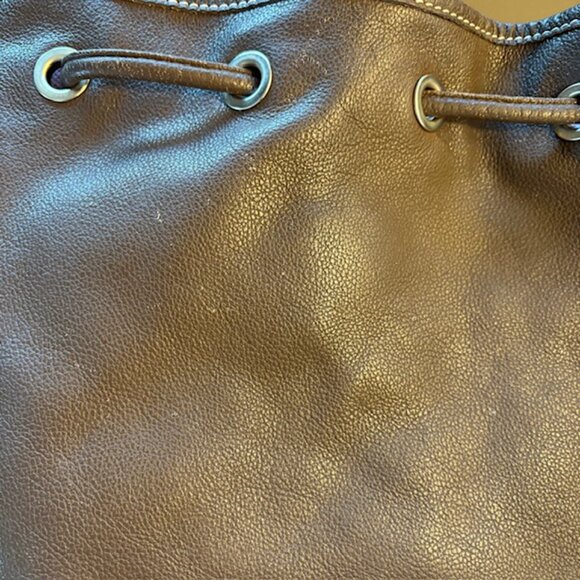 Dooney & Bourke Drawstring Bucket Bag Pebbled Leather Brown Grommets Tassels - Picture 6 of 13